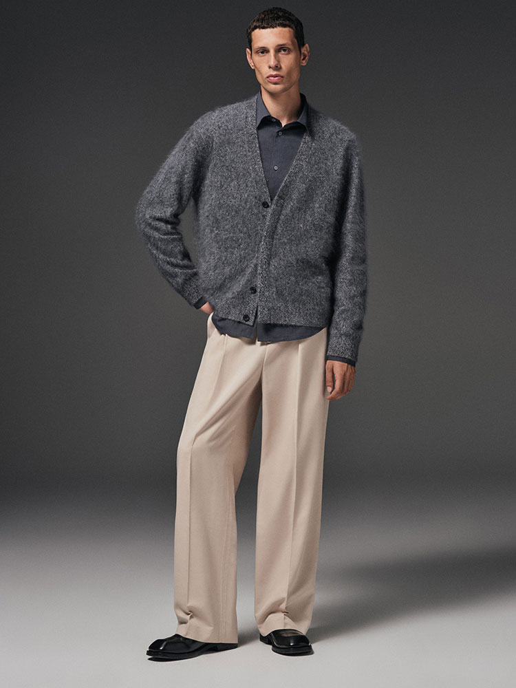 【美品】COS ドライバーズニット ファンネルネック ウール100% NAVY 美品】COS ドライバーズニット ファンネルネック ウール100